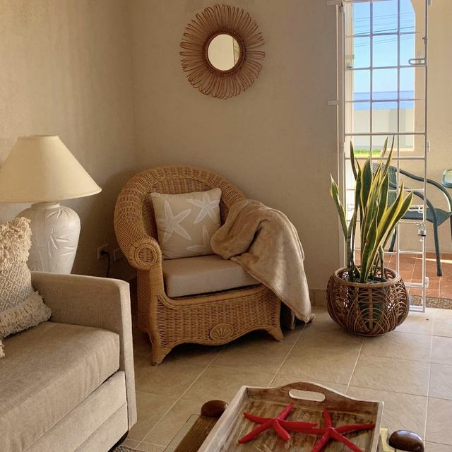Second lounge area